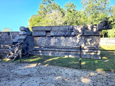 Platform of Eagles and Jaguarsr