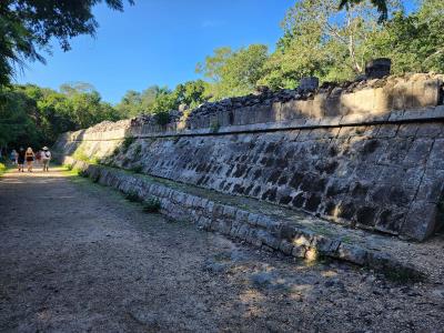 Square of the Thousand Columns