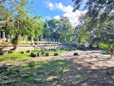 Square of the Thousand Columns